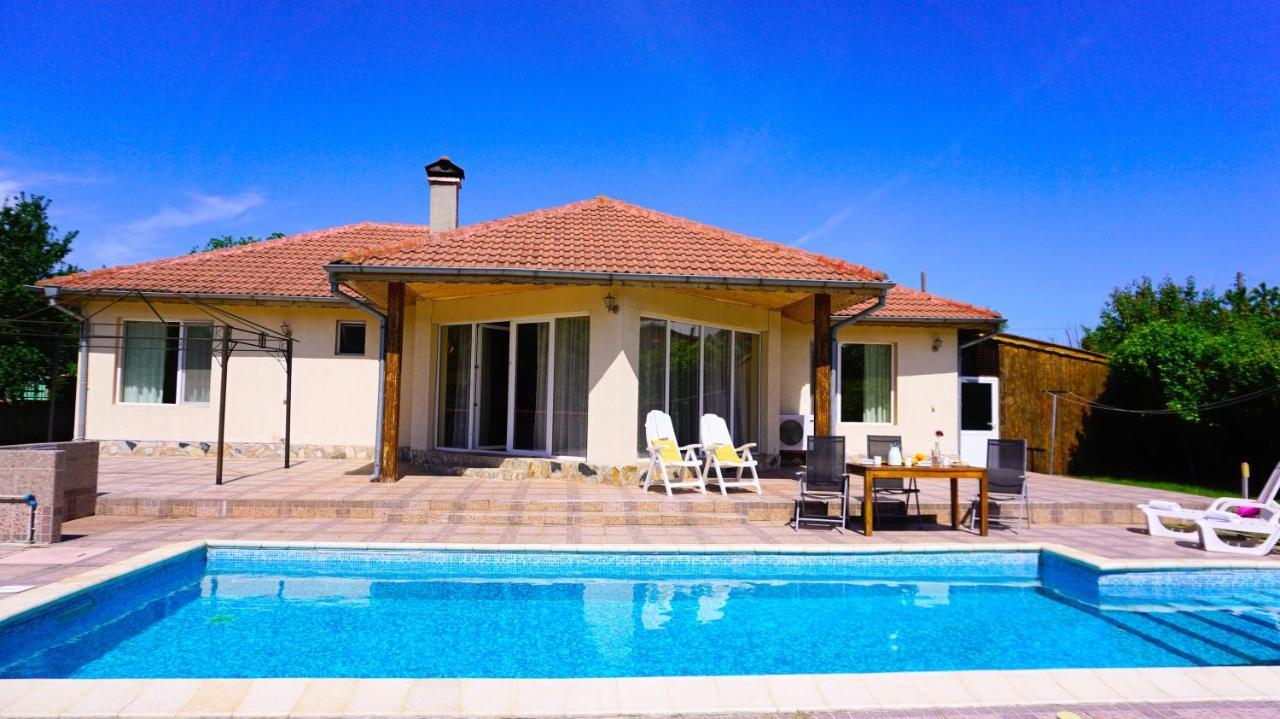Вила Релакс - villa Relax Sokolovo Экстерьер фото
