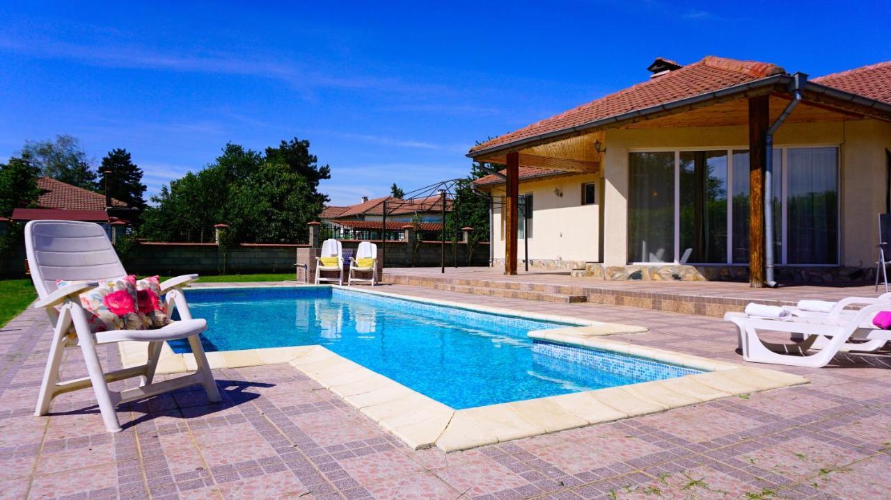 Вила Релакс - villa Relax Sokolovo Экстерьер фото